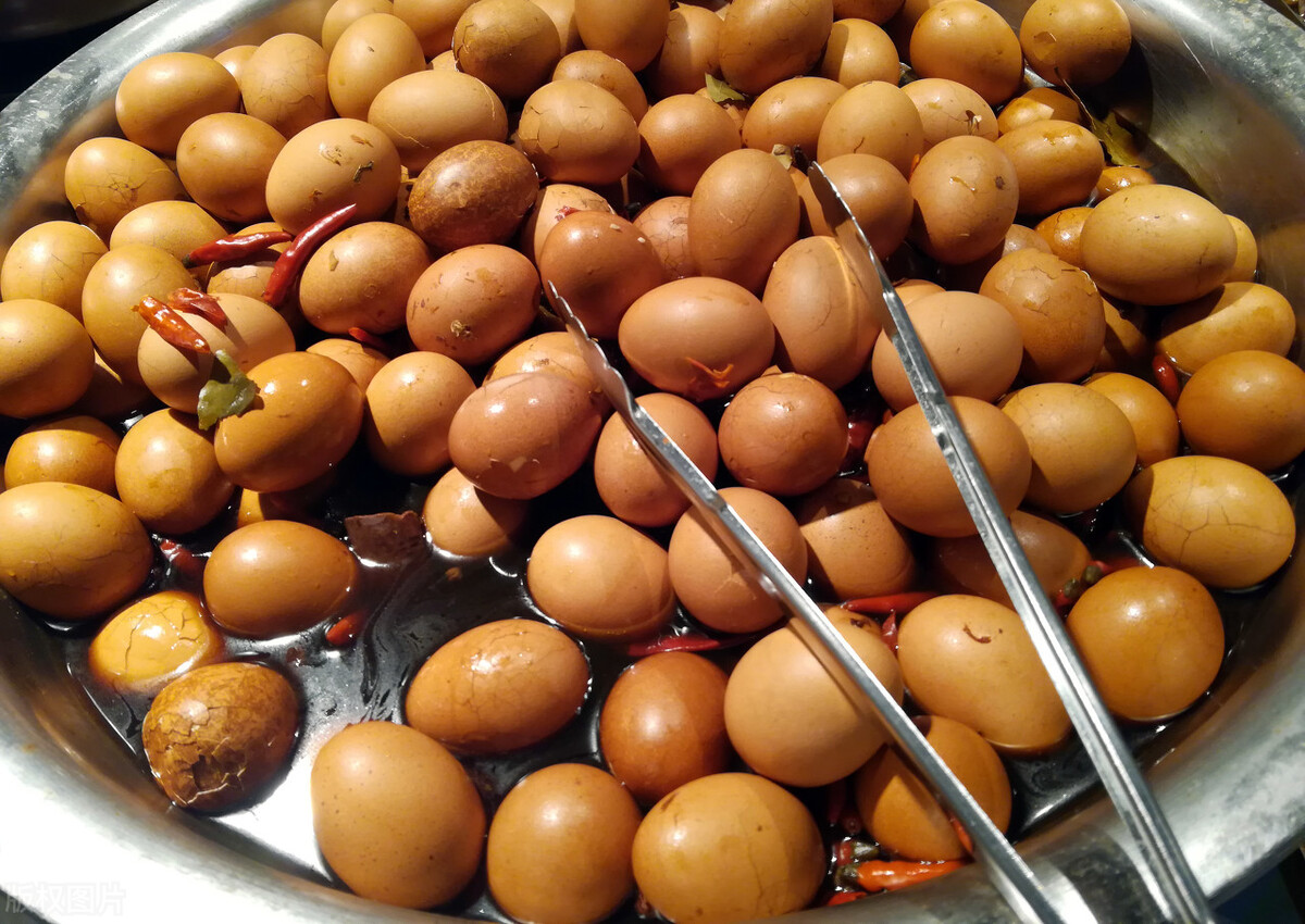 卤鸡蛋时，记得放7样配料，鸡蛋浸泡入味，出锅太香了