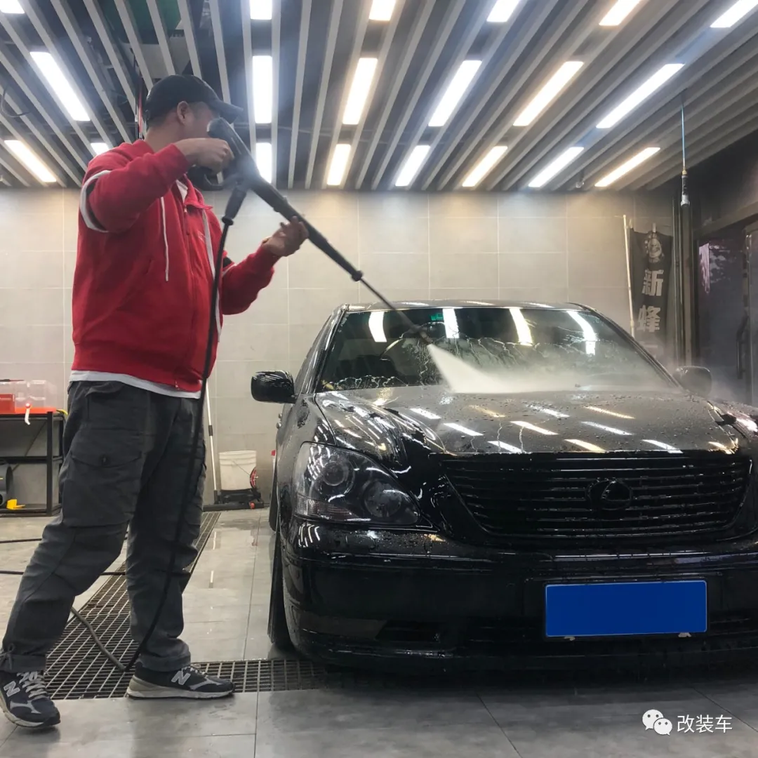 从修理厂到婚姻殿堂，夫妻共同打造低趴雷克萨斯LS430