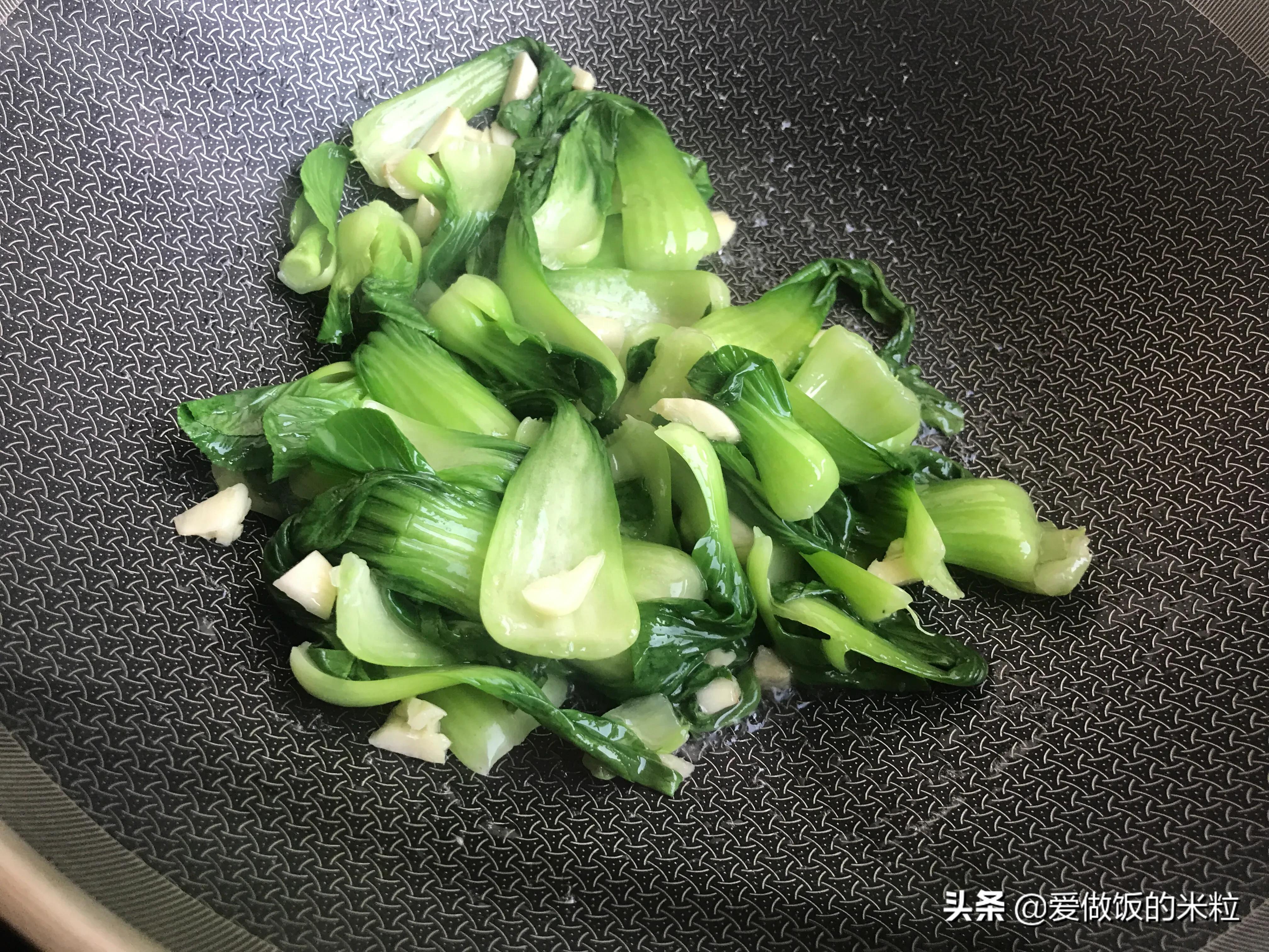 蒜蓉油菜，只放蚝油不放盐，素淡美味成本低廉的家常菜