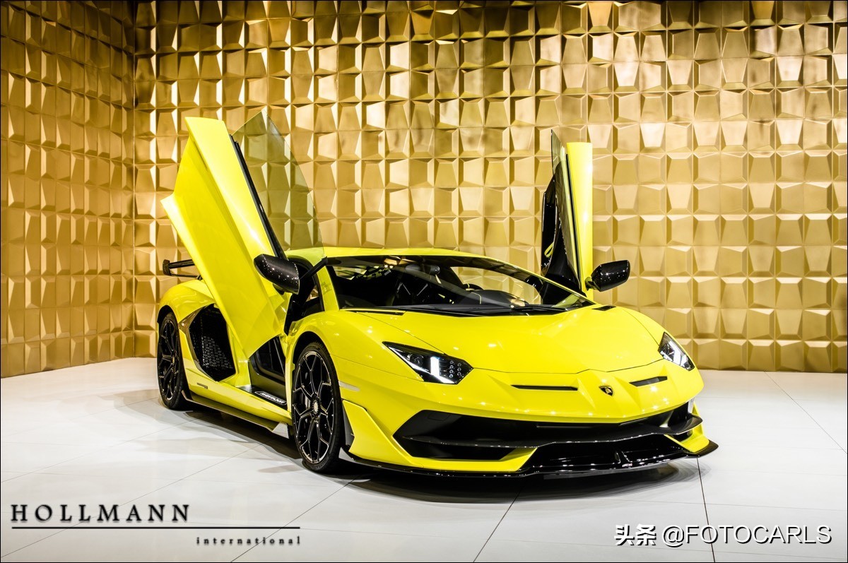 实拍</p><p>　　2019款兰博基尼 Aventador SVJ，770匹圈速之王，喜欢吗？