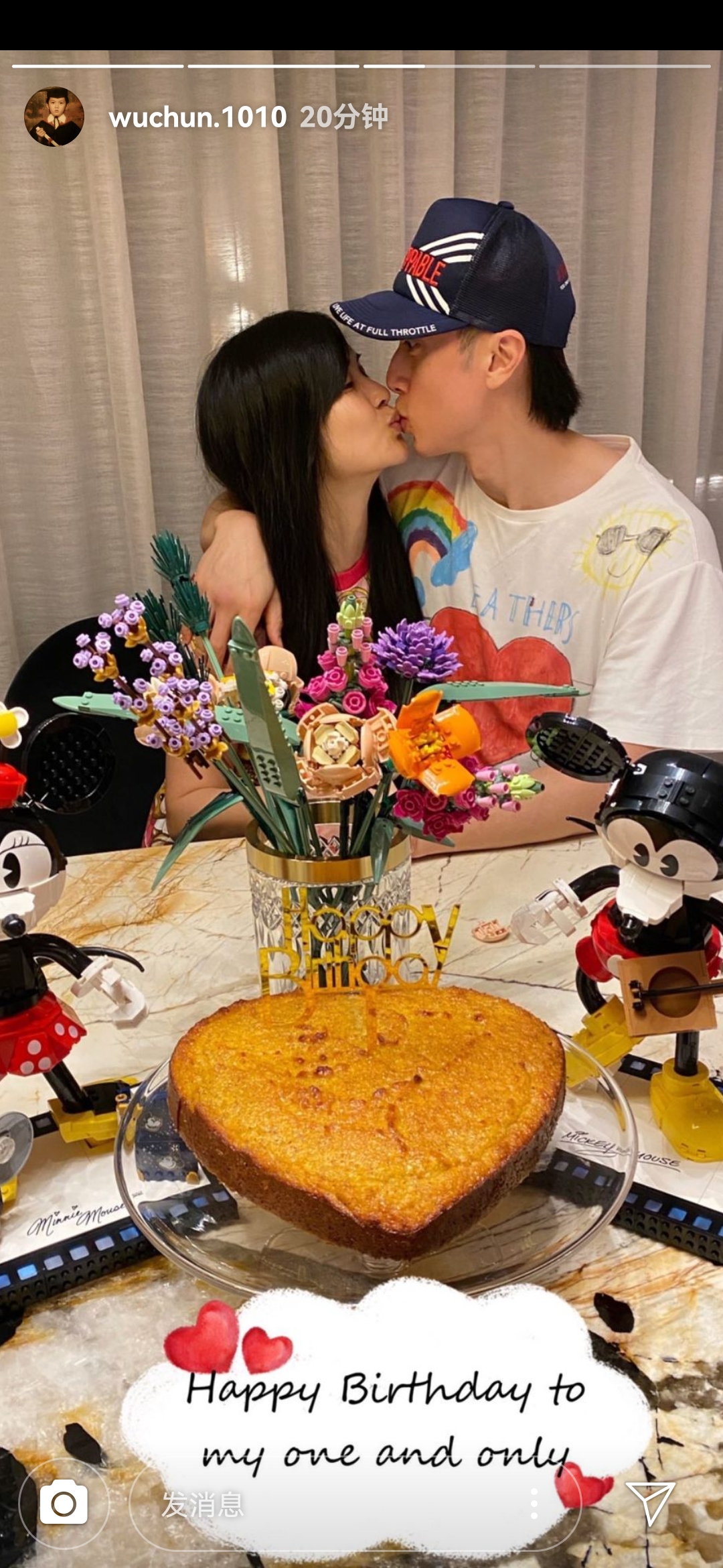 吴尊晒妻子儿子生日照，将林丽吟搂在怀里接吻，8岁Max帅气依旧