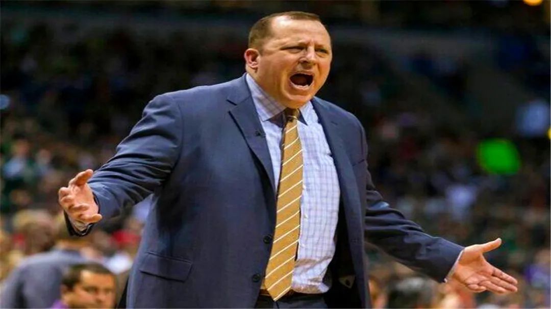 姚明为什么提前退役？麦迪说出了答案：因为一人毁了他的职业生涯