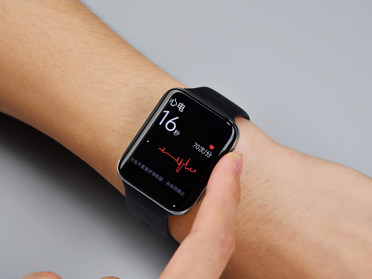 心电图必须安排上 这些高端智能手表全面关注身体健康