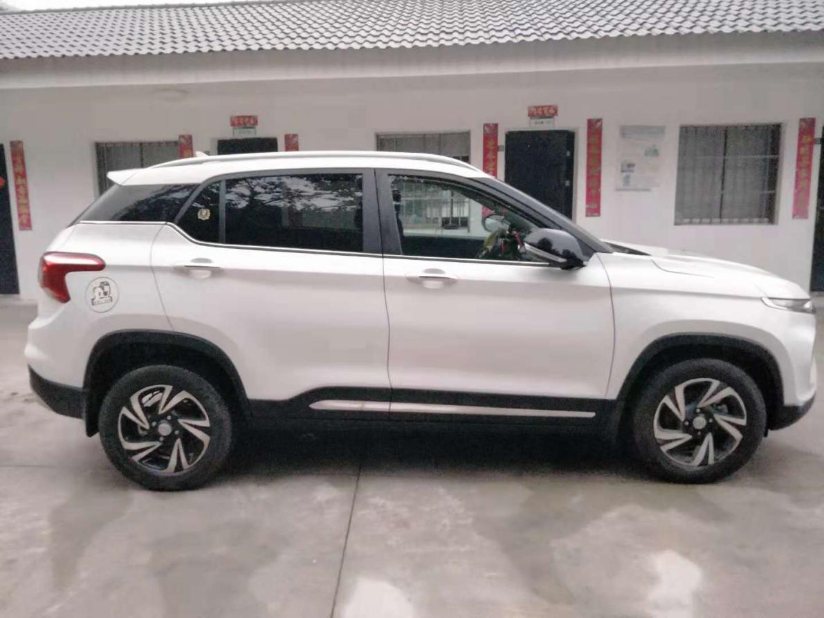 宝骏510发动机护板安装