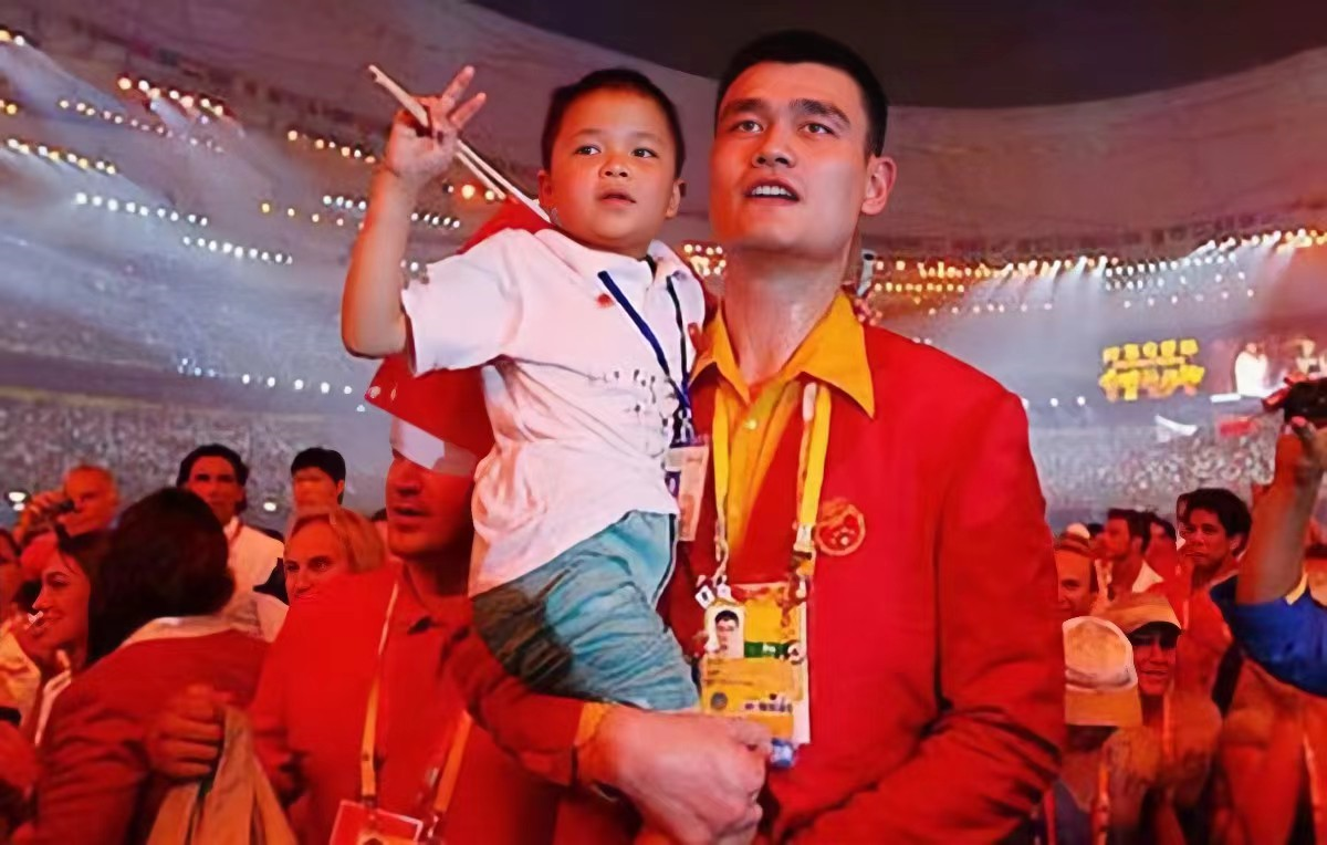 “抗震小英雄”林浩：立志考清华大学建筑系，后来为何当了明星？