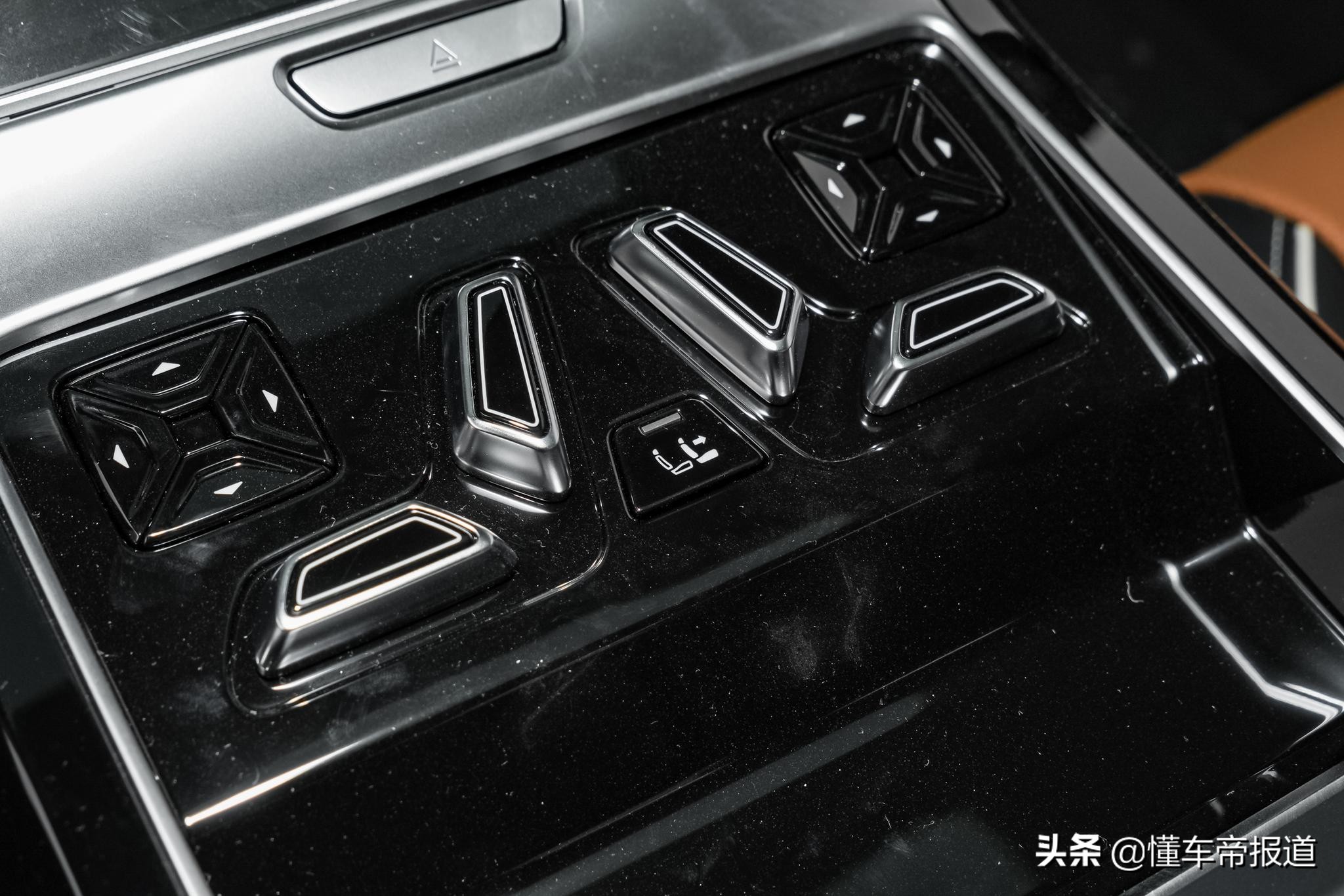新车｜更上一层楼！奥迪A8L V8动力上市，售194.28万