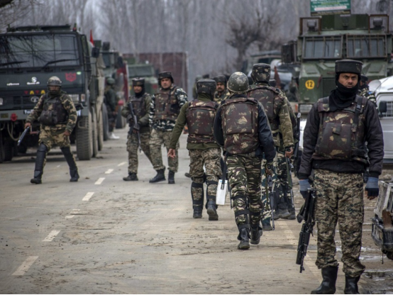 ӡ������2004���������ʧ��9����Ա����������װ���Ӷ��㲻��