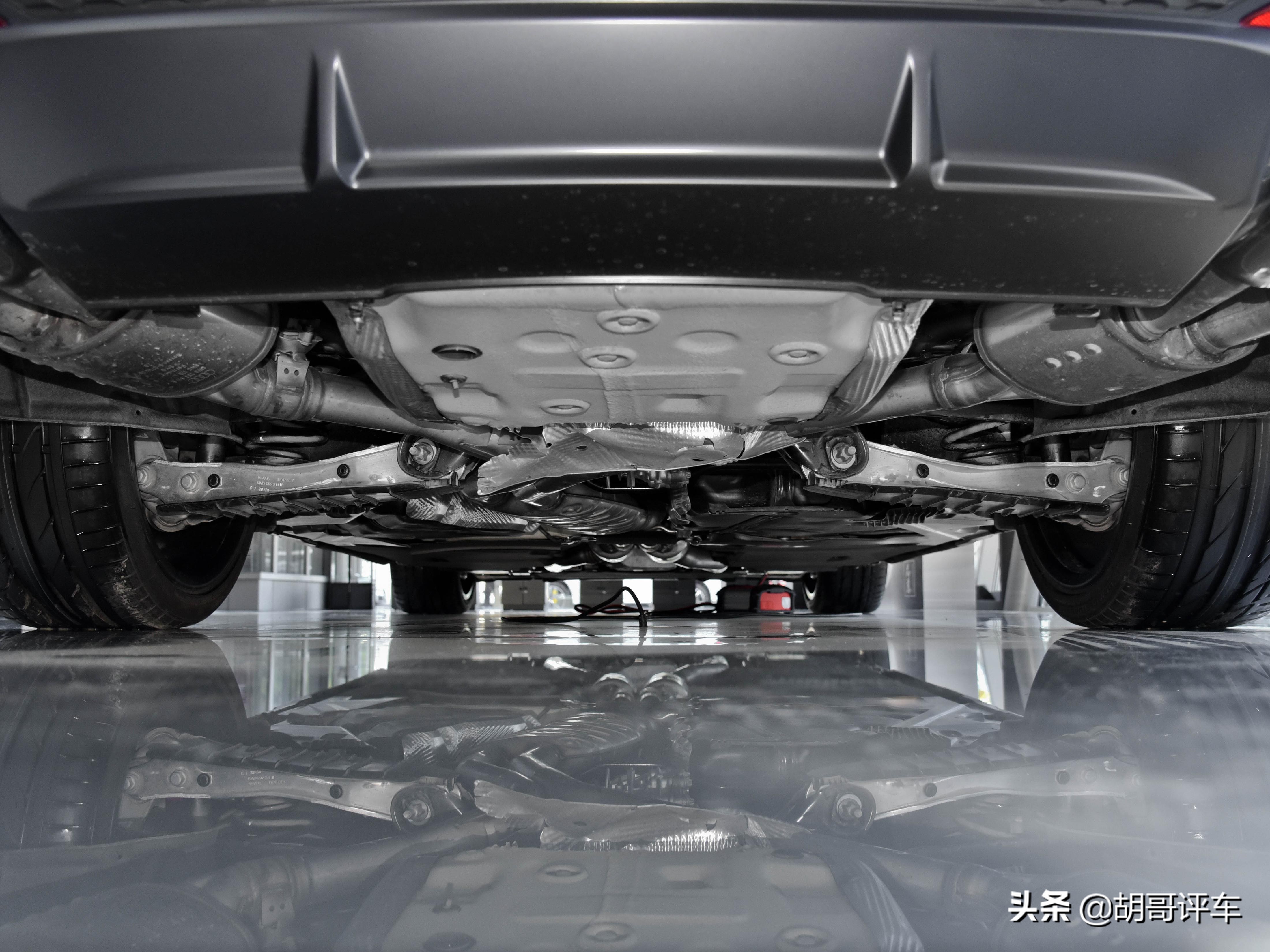 零百4.7s，外观时尚，动力凶猛，轴距超2米8，实拍奥迪S4