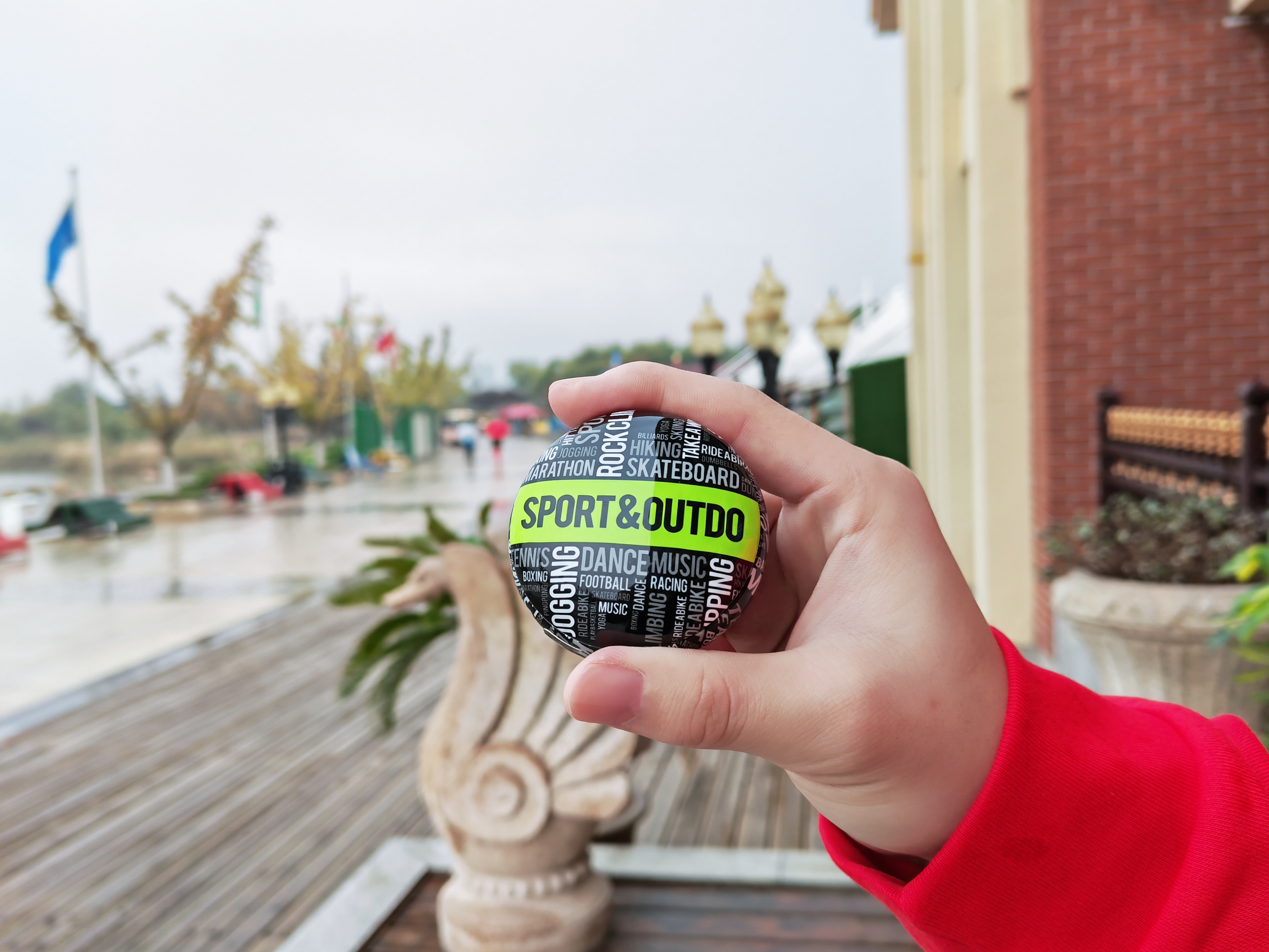 辨识度这么高，还有睡眠降噪功能，魔浪S蓝牙耳机不走寻常路