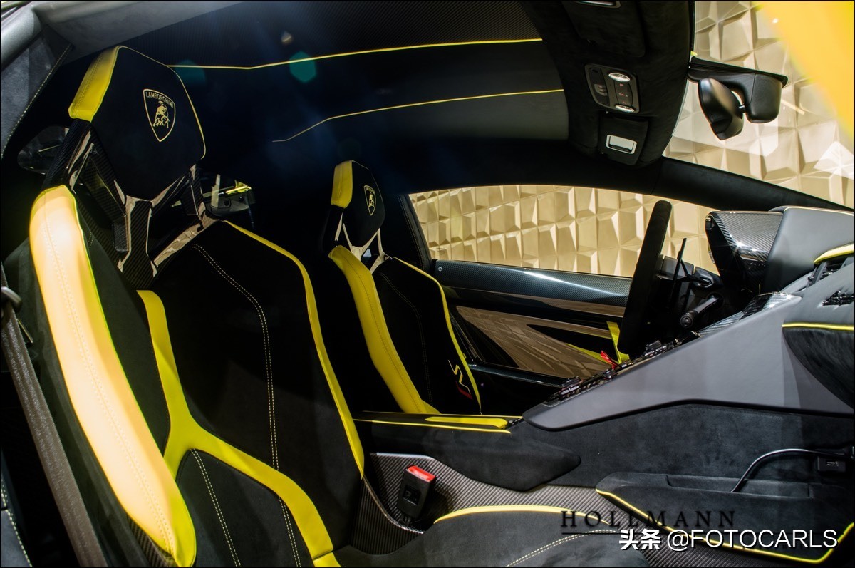 实拍</p><p>　　2019款兰博基尼 Aventador SVJ，770匹圈速之王，喜欢吗？
