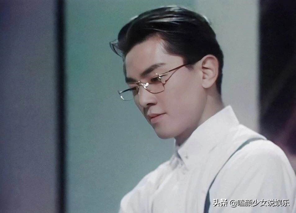 眼镜杀也挑人！这11位男星，有人戴上气质飙升，有人秒变七老八十