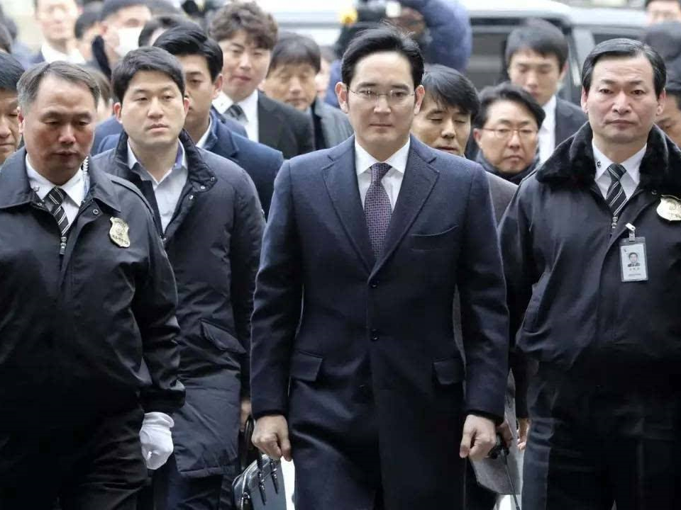 韩国的骨气：抗日穷三代，韩奸富一生