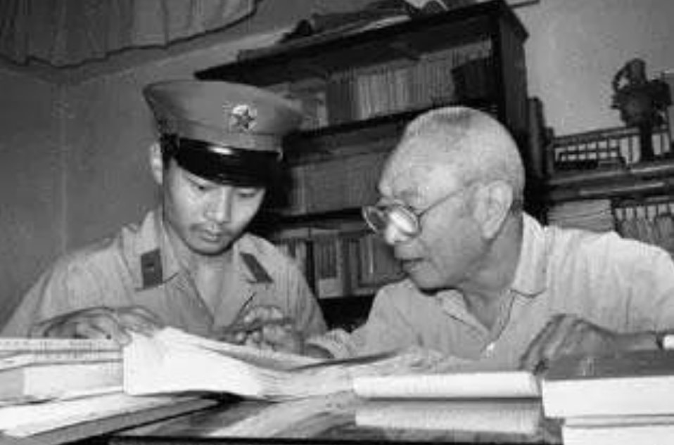 长期潜伏在蒋介石身旁的三名地下党，从未暴露身份，他们都是谁？