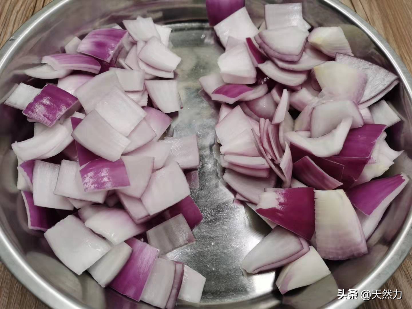 饭店的洋葱拌木耳是怎么做出来的，告诉你步骤和技巧，收藏好哦