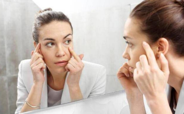 女性气血不足一般有4个表现，想补充气血，建议常吃这几种食物