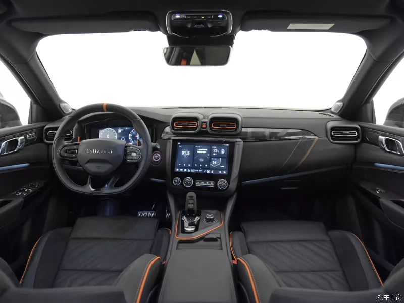 领克02 Hatchback：2.0T+8AT，外观运动时尚，年轻人的好选择