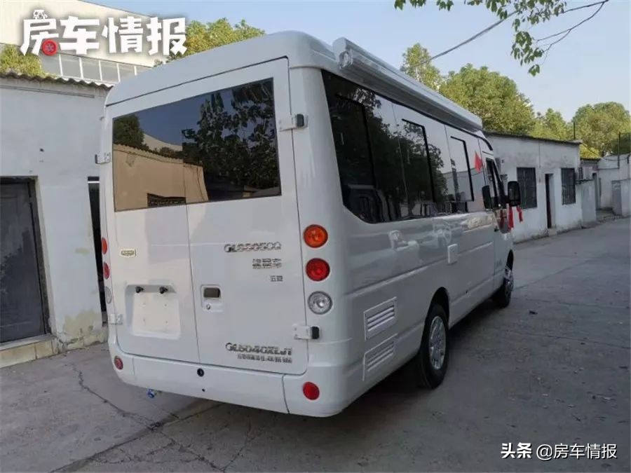 20万出头国六校车底盘房车安全可靠，超大空间3张床，C2本能开