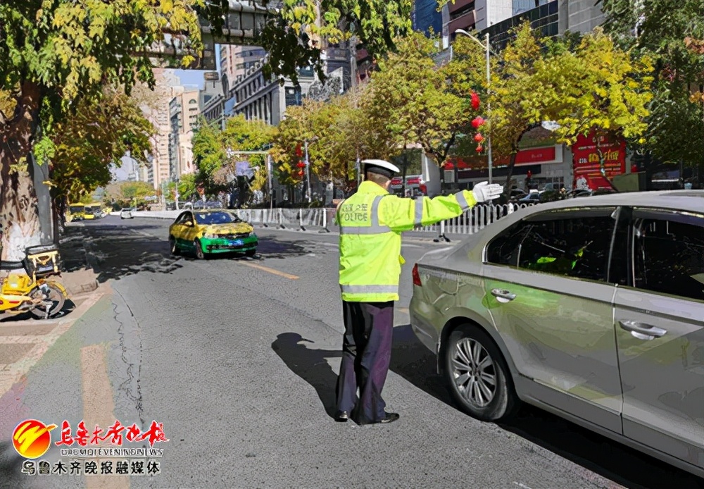 四路段禁停，一路口可临停——乌鲁木齐交警展开新华北路清障行动