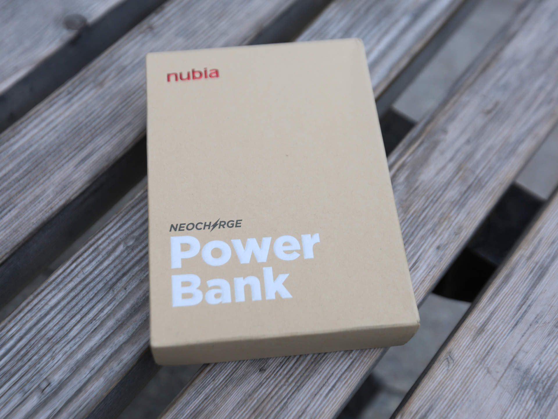 开箱｜努比亚磁吸充电宝PA0001使用测评