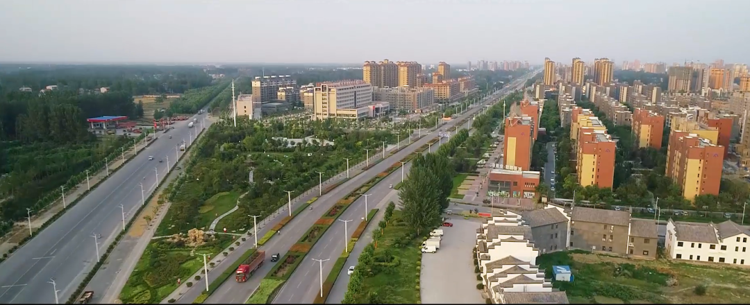 谁这么大面子？让县委书记、县长来当“服务员”