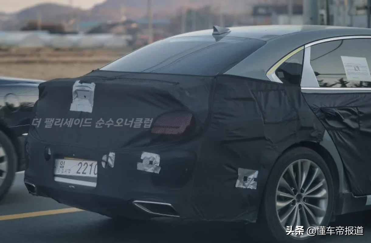 新车｜K5“老大哥”，起亚旗舰新K9现身韩国，车尾变化大