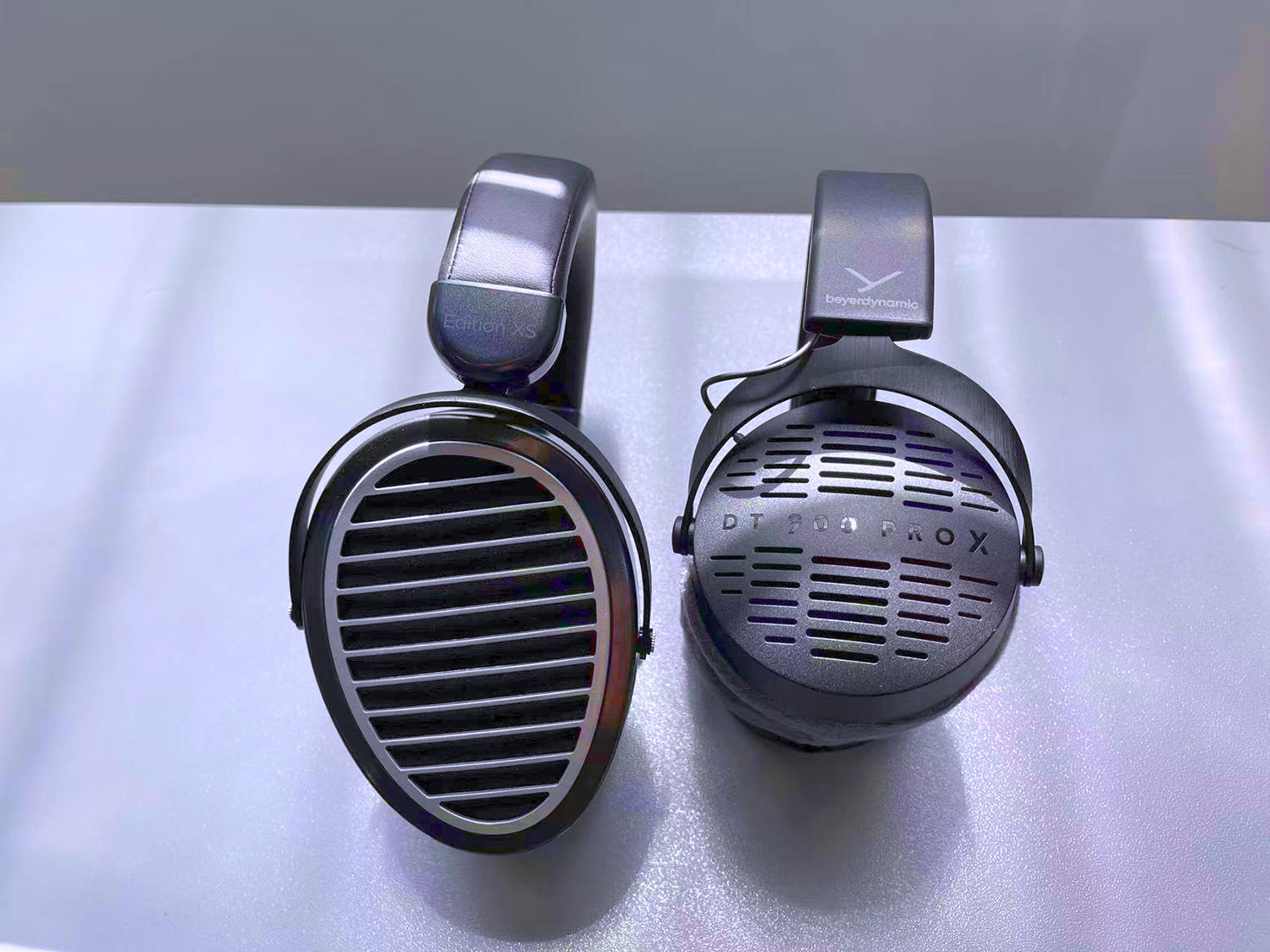 3000预算选耳机，HIFIMAN Edition XS 还是拜雅 DT 900 PRO X ?