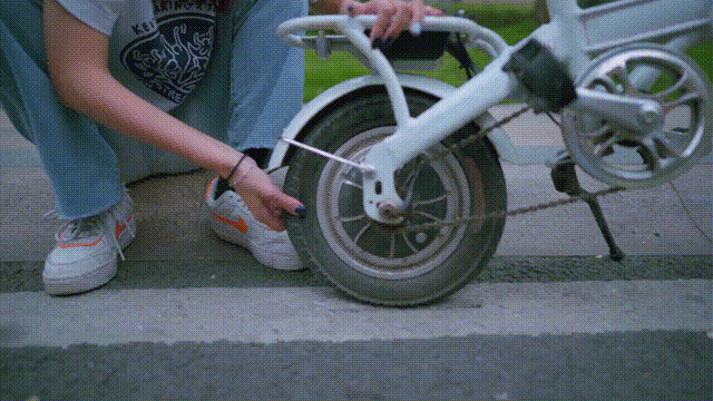 “防爆胎”与“不爆胎”，电动车主该如何抉择？