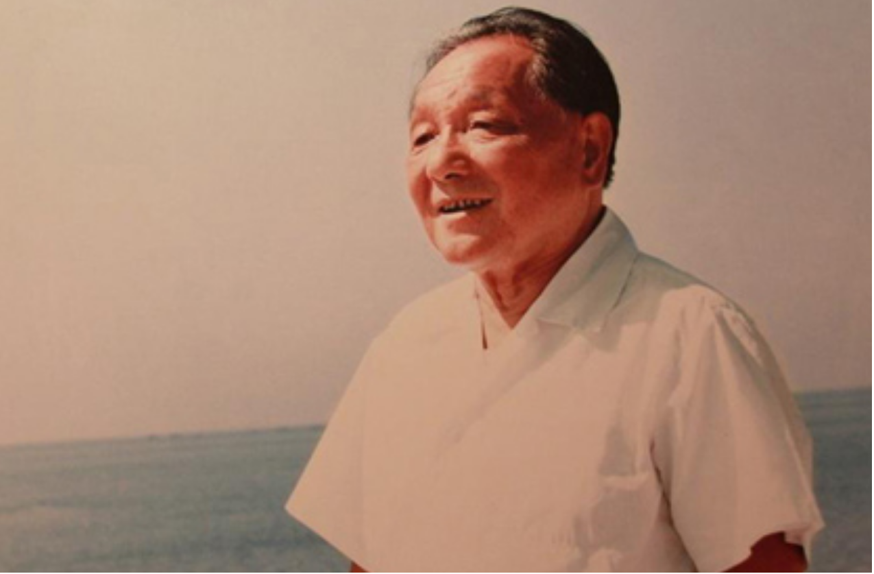 1991年苏联解体后，中国看上去危机四伏，我国是如何挺过来的？