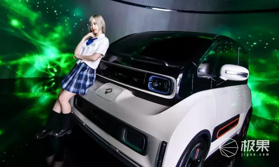 五菱再发豪华版mini EV！充电1小时能跑200公里，下一个买菜街车