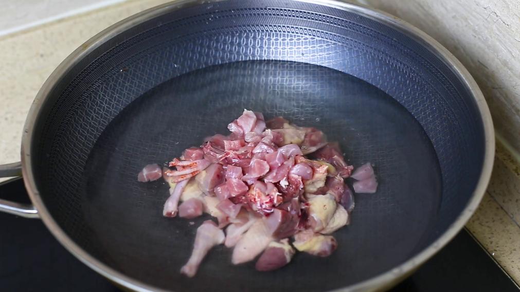 乳鸽汤怎么炖才好喝?教你正确的做法,汤浓味鲜又好喝