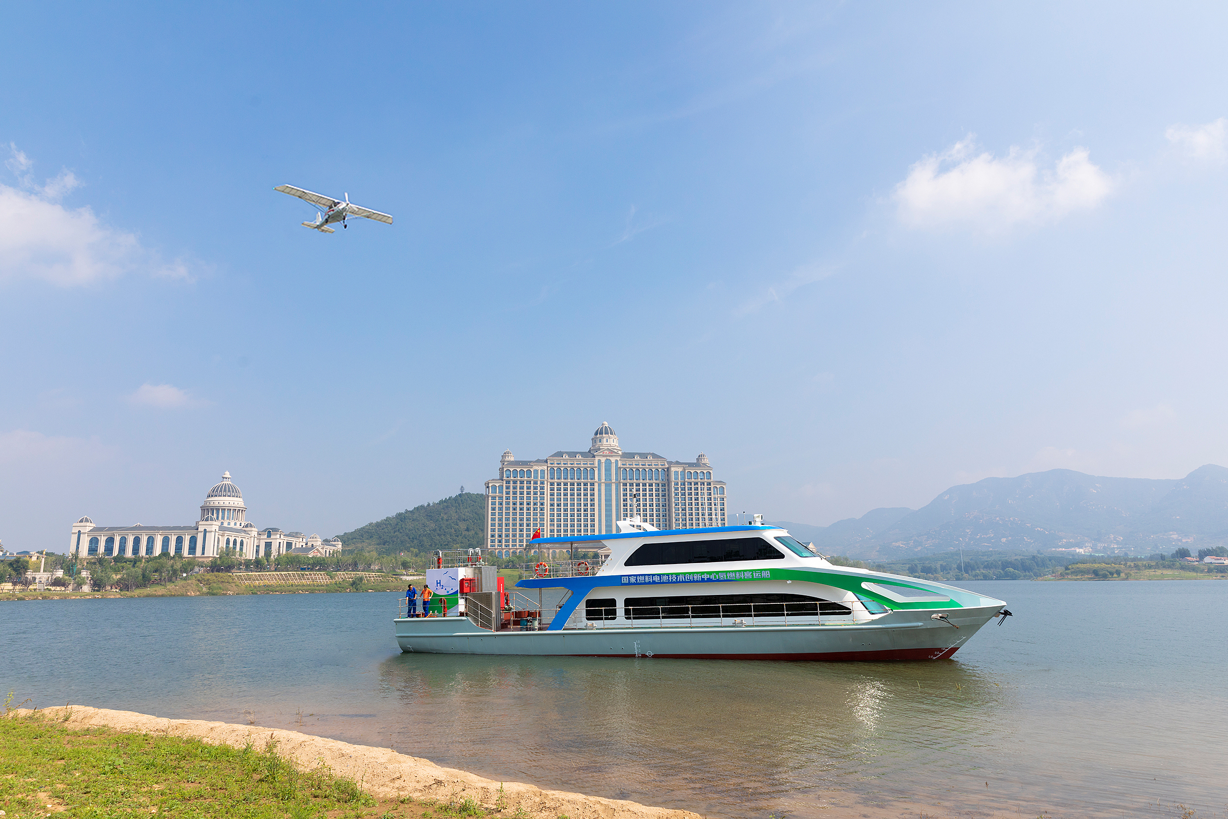 濰柴全系列氫燃料電池車輛跨城際高速開跑