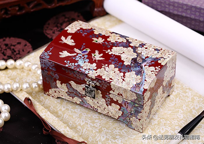 送闺蜜新婚礼物什么好（送闺蜜结婚礼物实用型）