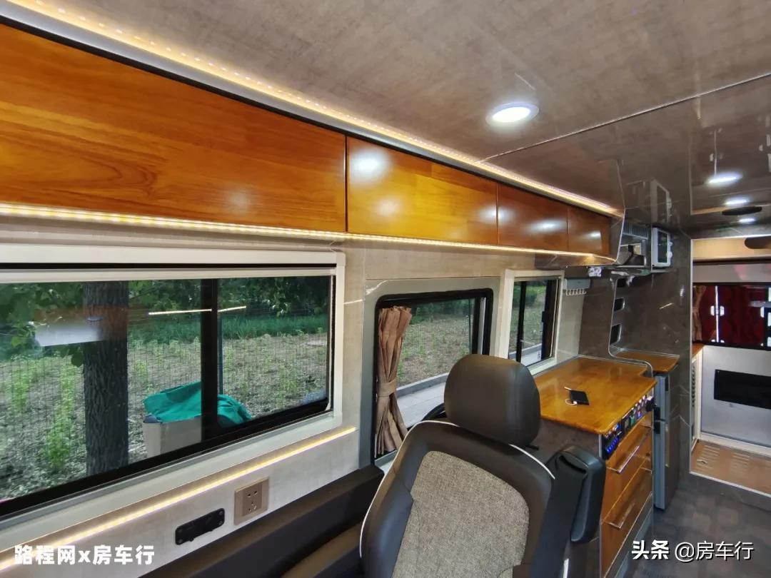 国产四驱，豪横外形，东风挑战者四驱越野房车，试问谁不爱？