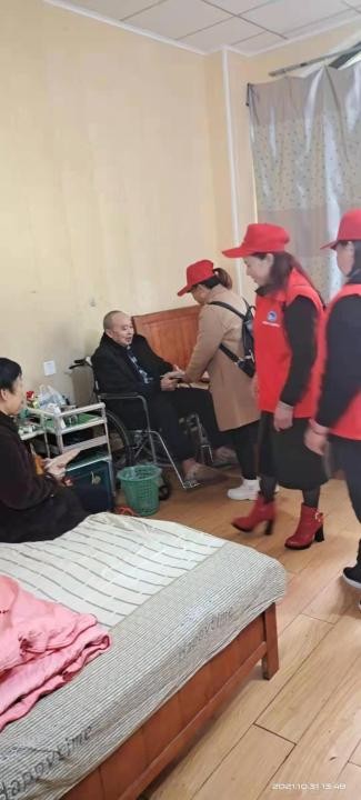 长城汇公益协会刘贤书爱心团队慰问敬老院纪实