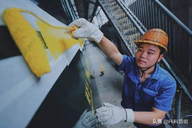 油漆工：2万月薪也吃不起青春饭！油漆对身体的危害到底有多大？