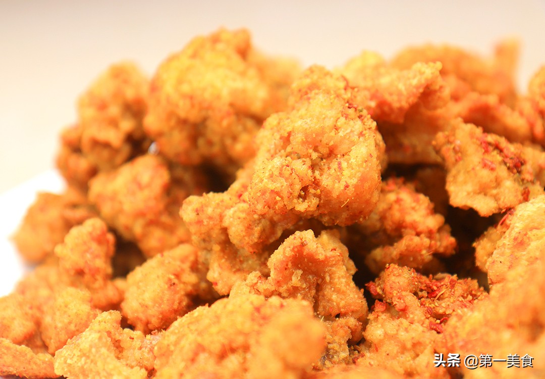 炸鸡块是用面粉还是用淀粉，很多人都不知道，厨师长教你正确做法