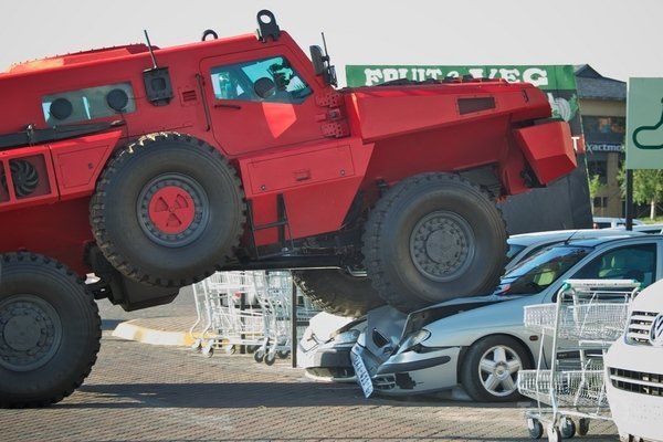 不可阻挡的"陆地航母",南非派拉蒙"掠夺者"防雷装甲车