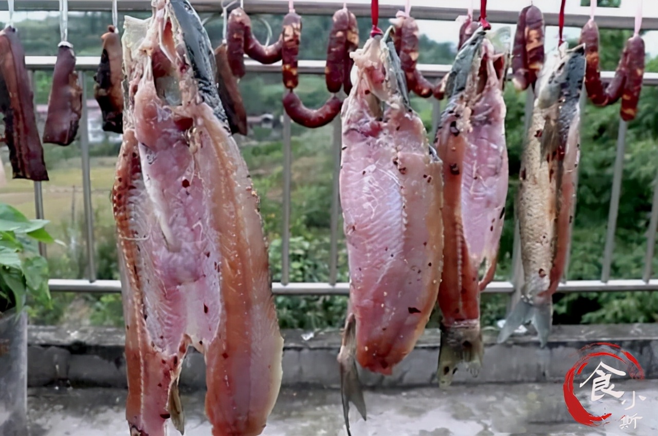腌腊鱼不能直接抹盐，想要不腥还入味，不霉不臭，这3步不能少