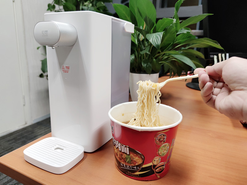 不要再用壶烧水了，3秒即热，4挡水温，心想抗菌即热饮水机轻触版