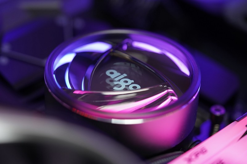 赛博朋克电竞风，5800X+6700XT 3A平台静音游戏主机分享