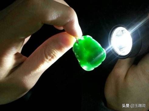 玉雕师教你专业鉴定翡翠真伪的方法
