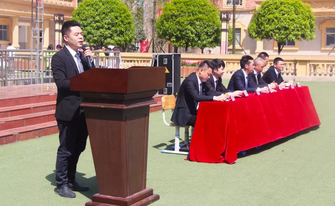 成都希望职业学校举行2019年高考(春季)考前动员大会