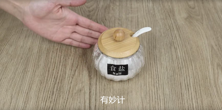 不管家里房子多大，最好在家里撒把食盐，真不是迷信，大家试试