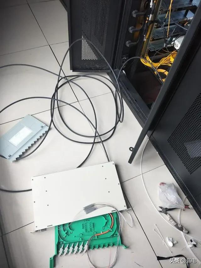 什么是光纤配线架、耦合器、终端盒、尾纤？光纤熔接颜色顺序