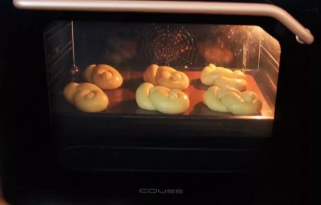 牛奶辫子面包，让你记起童年给你扎过麻花辫的她（他）