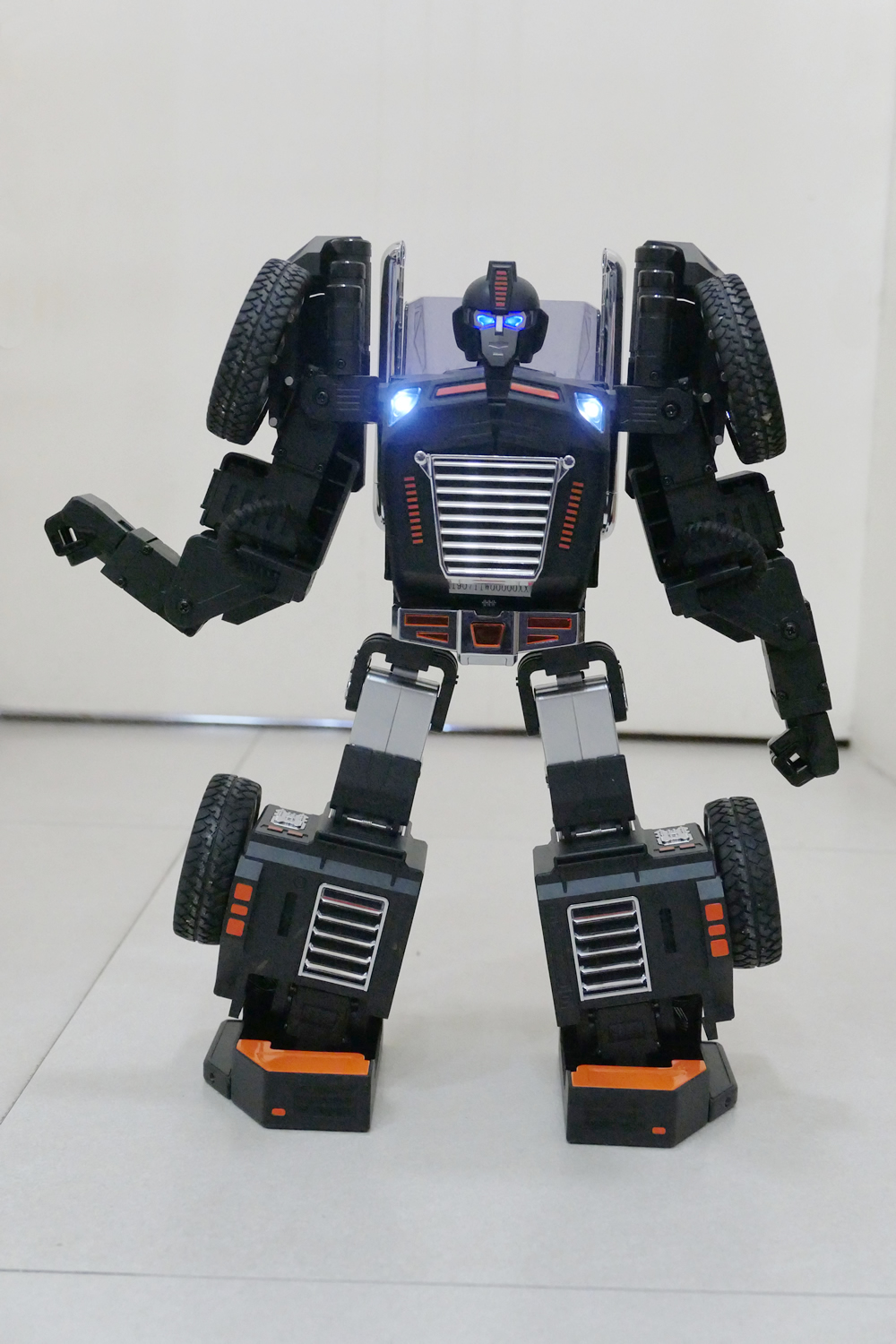 游戏编程两不误：让孩子爱不释手的星际特工T9机器人