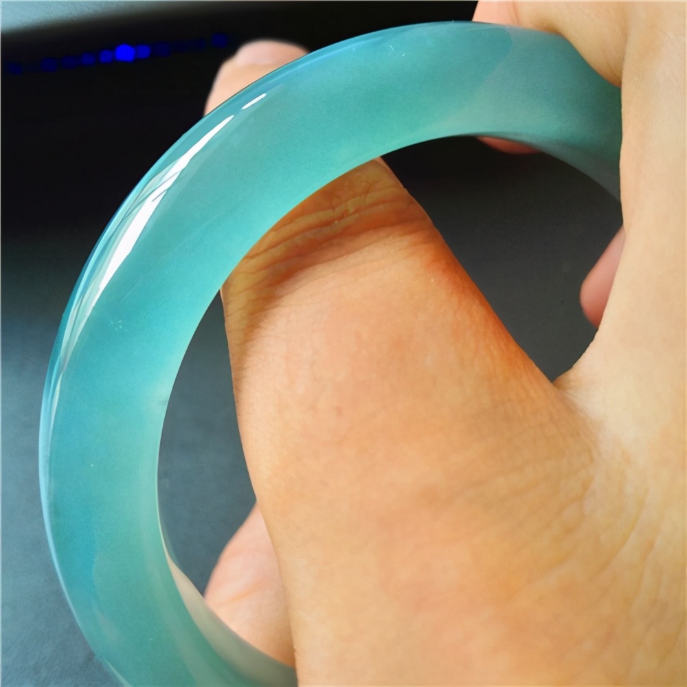 十万块入手的莫湾基翡翠原石,能否博弈出心爱的玉镯,拭目以待吧(翡翠