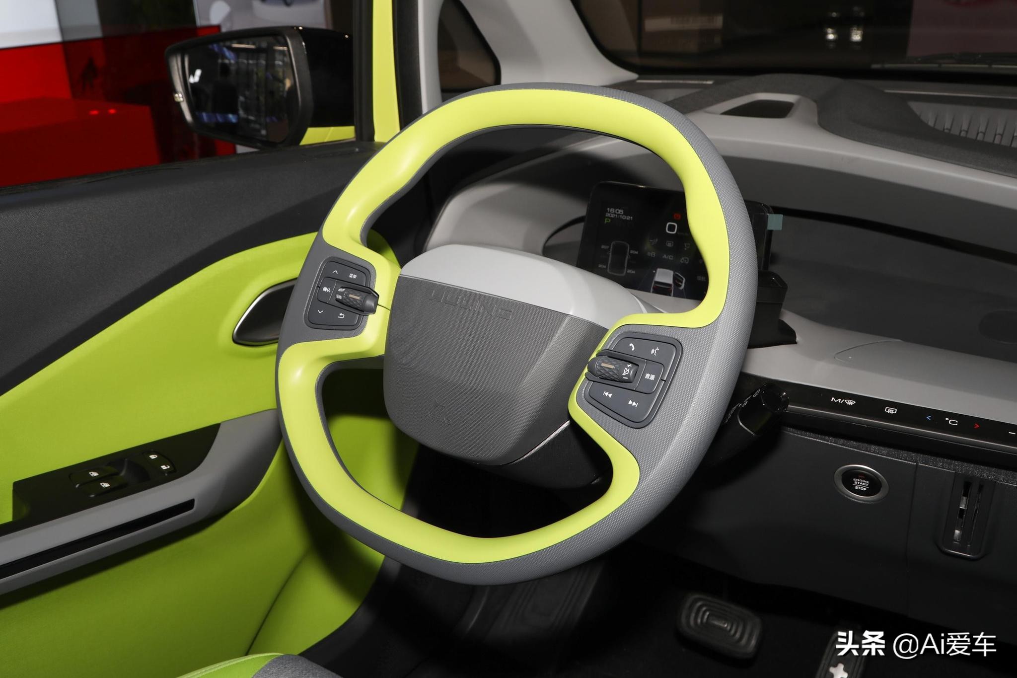 满电跑305公里，灵巧快充代步车，好开好养好停，实拍五菱Nano EV