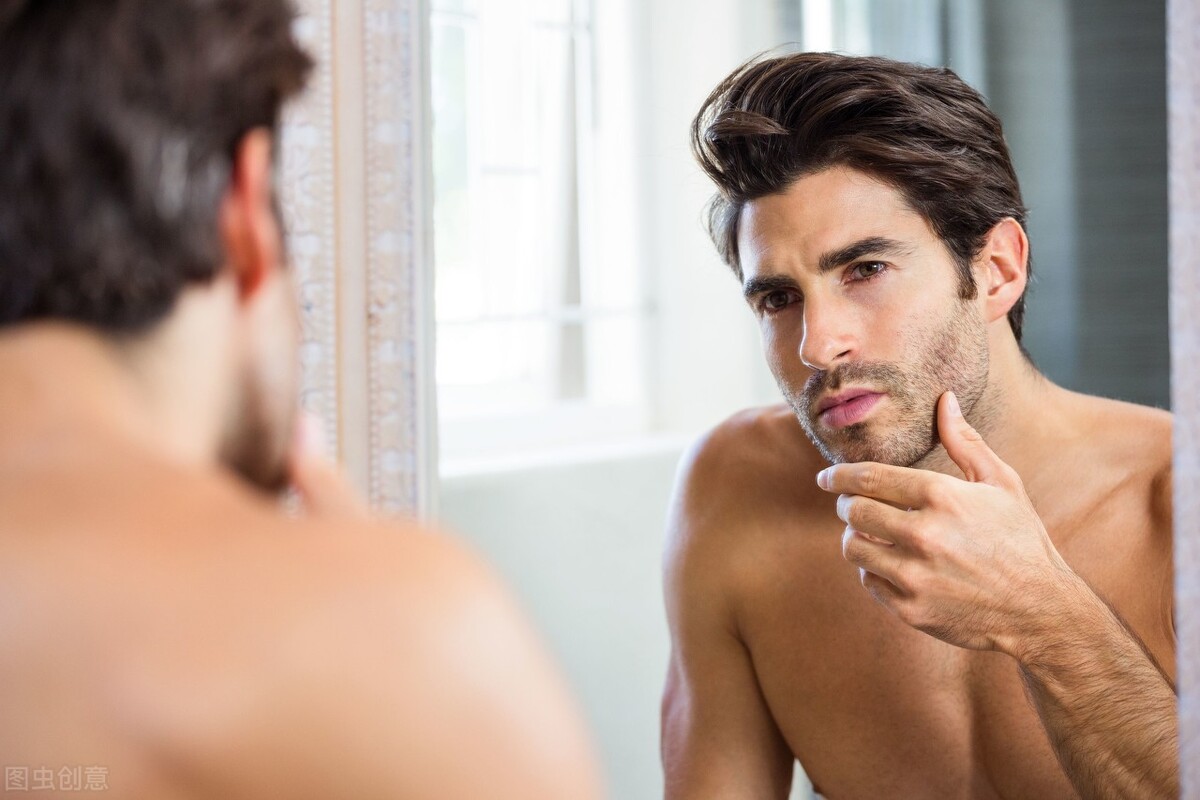 男人雄性激素旺盛，多半有這3種特徵，若都符合，說明男人味足