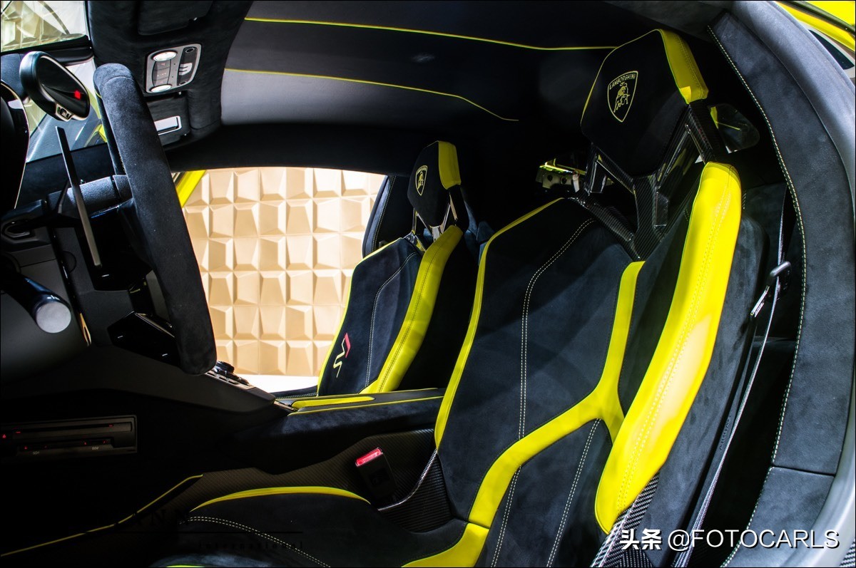 实拍</p><p>　　2019款兰博基尼 Aventador SVJ，770匹圈速之王，喜欢吗？